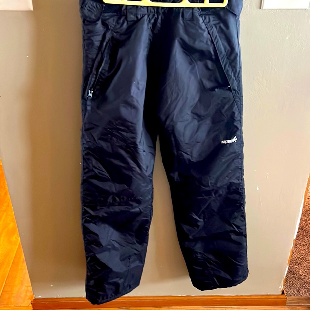 Ski Gear Snowpants size womens small black in color‎